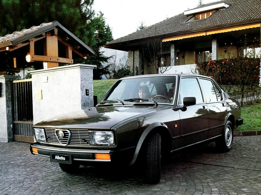  Alfa Romeo Alfetta 2.0 (116) 1981 года  (фото 5 из 10)